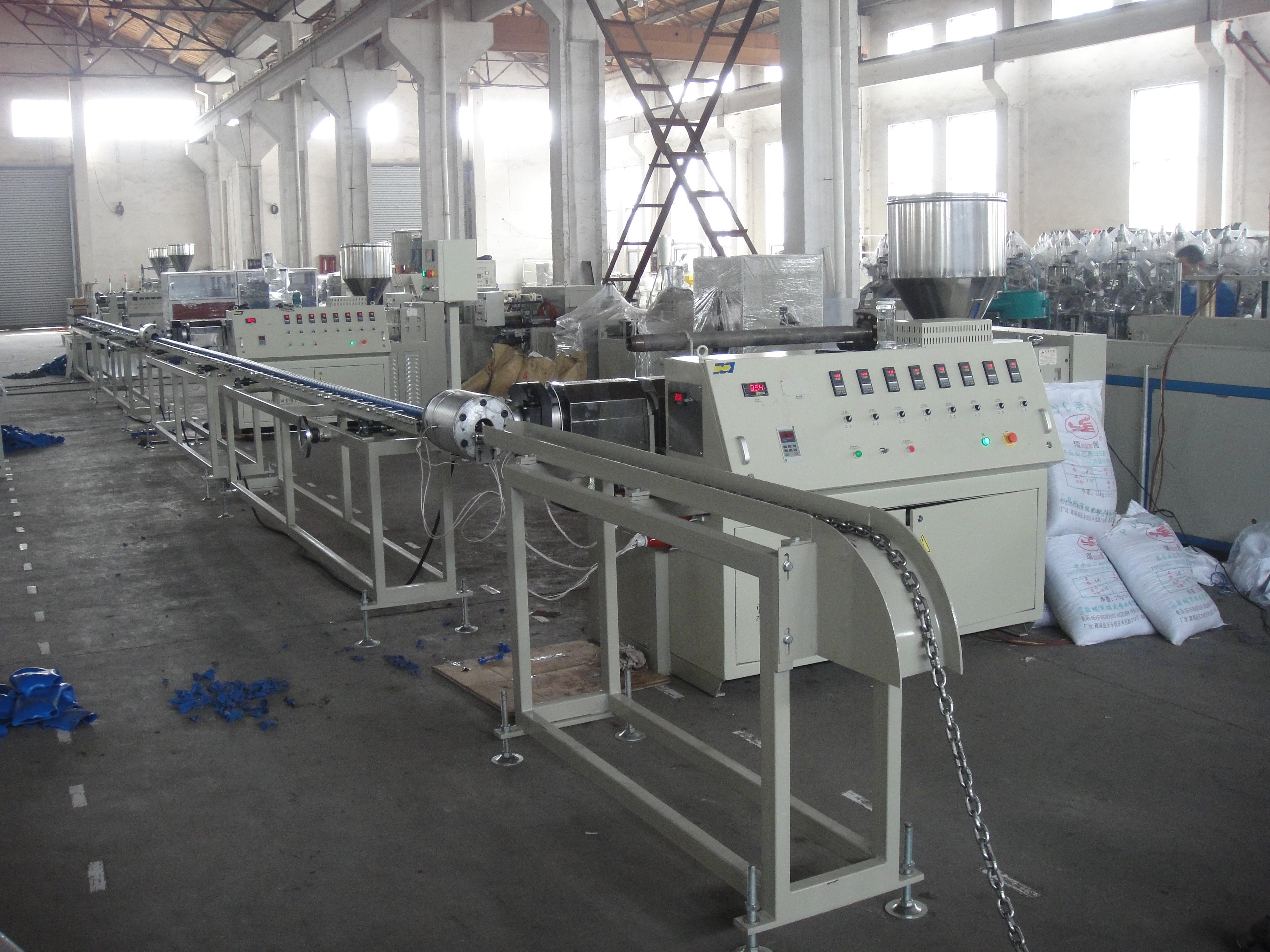 Plastic machine supplier