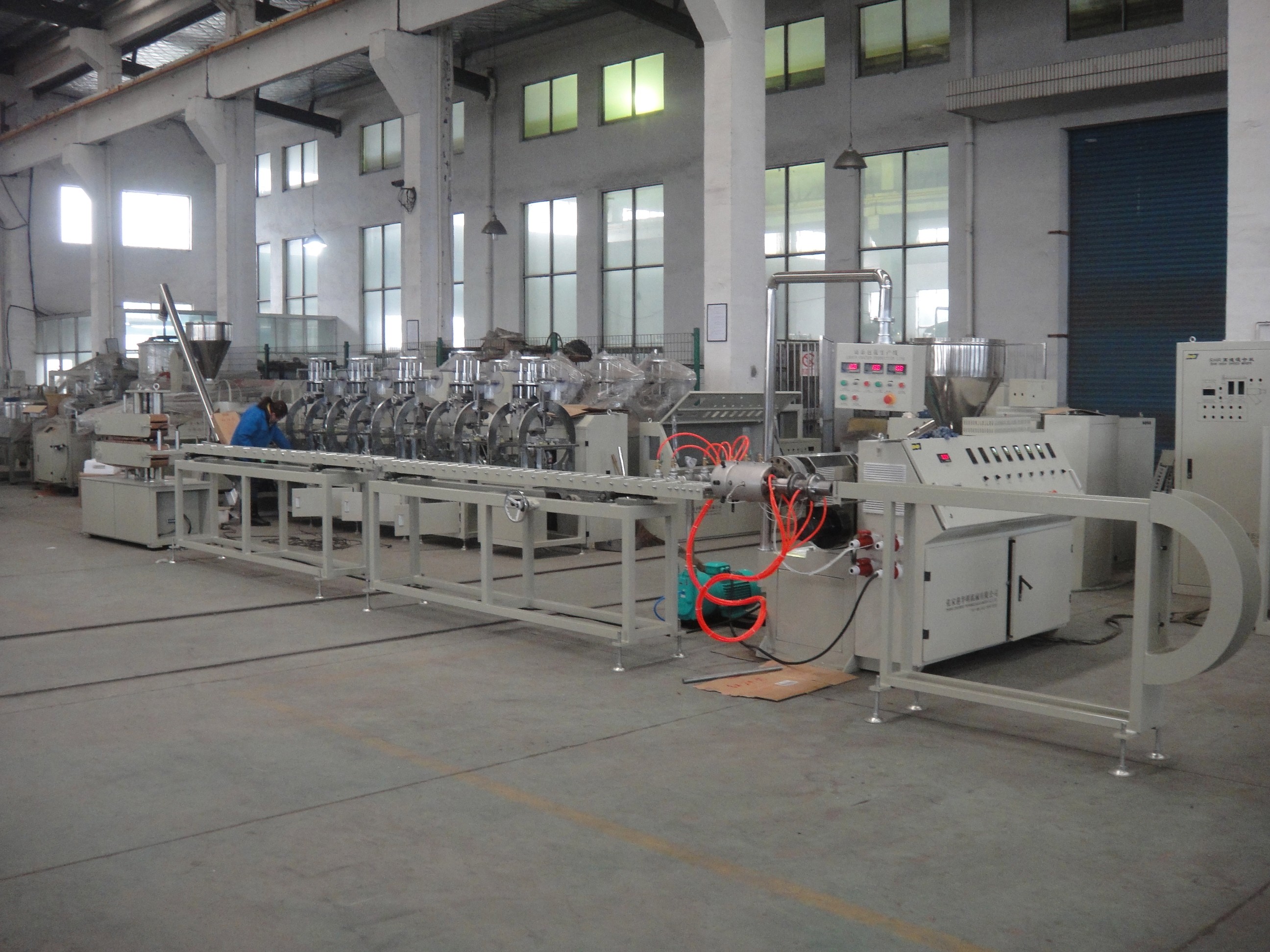 Plastic machine supplier